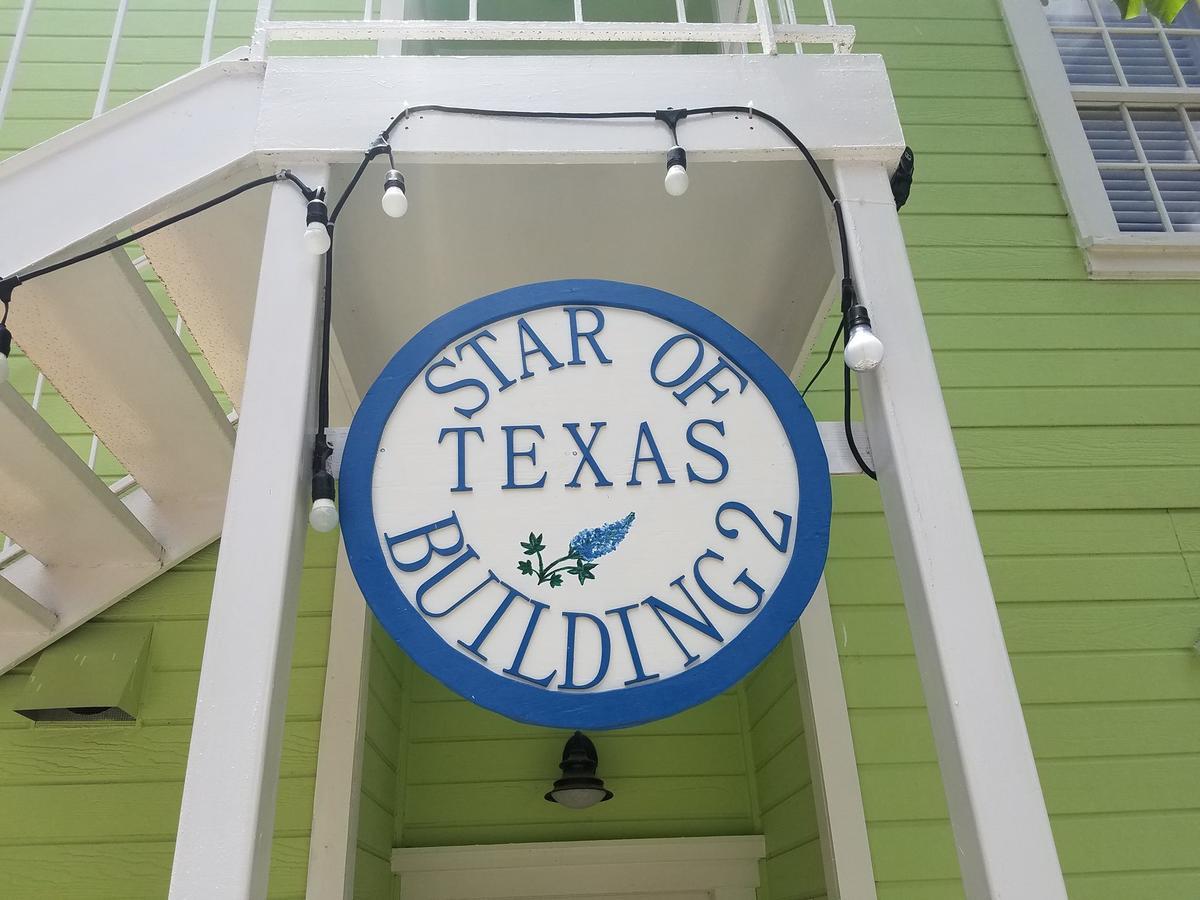 Star Of Texas Inn Building Two Austin Exteriör bild